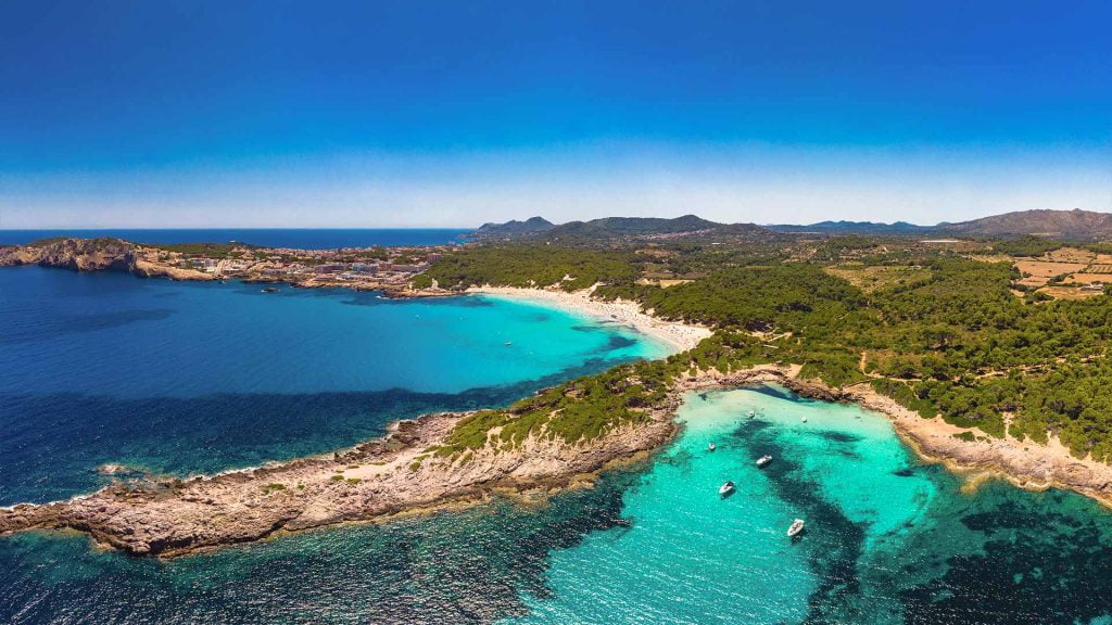 playas-cerca-del-faro-de-capdepera